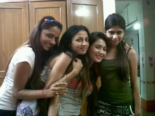 269587_220413117999291_100000918120042_667437_4899052_n - Sadhna-Sara Khan