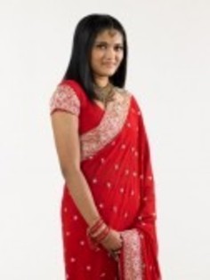 photo_10178064_young-woman-wearing-a-sari