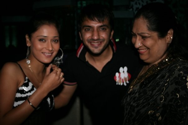 6768_259480620334_725080334_8450905_4443363_n