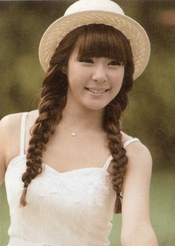 314333_243856505665443_243368335714260_766894_395000026_n - Tiffany