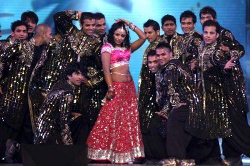 296404_208724645864129_112853995451195_493513_1944408798_n - Parul Chauhan