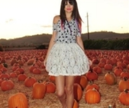 50044709 - Selena de hallowen