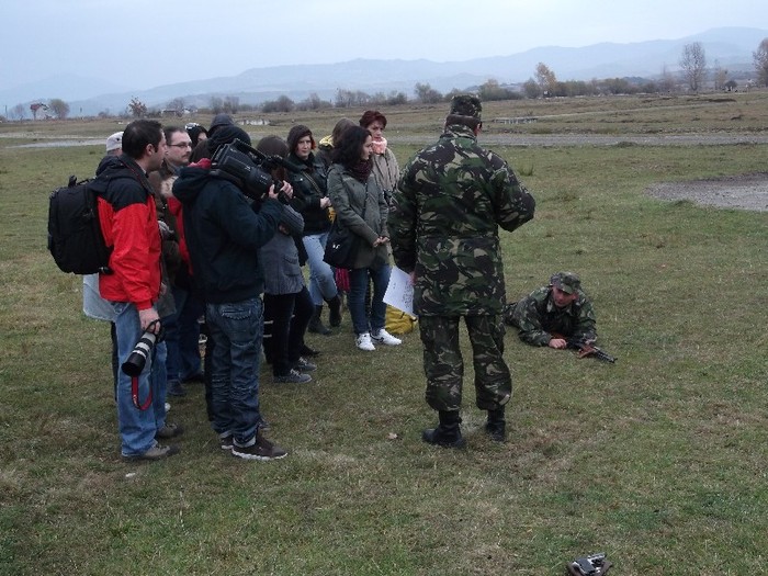 instructiuni privind pozitia de lupta - TRAGERI MIXTE IN POLIGON 2011