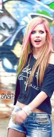 311991_224553597600554_182798301776084_584559_45319899_n - 0- poze cool cu avril -0