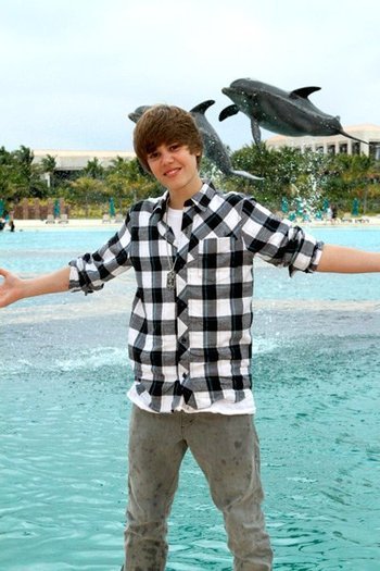 22122937_XUJRBRYKD - justin bieber 1