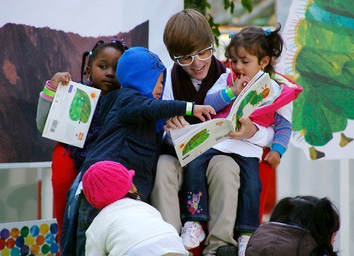 22123126_FYISPKLPS - justin bieber 1