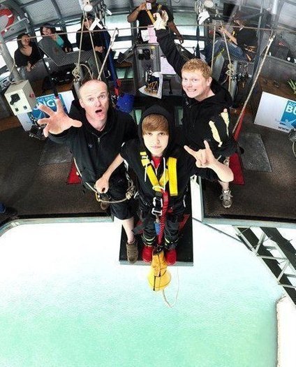 22123264_FIAWWQGUA - justin bieber 1