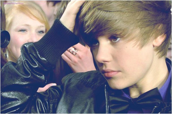 22123308_DRCWITRVU - justin bieber 1