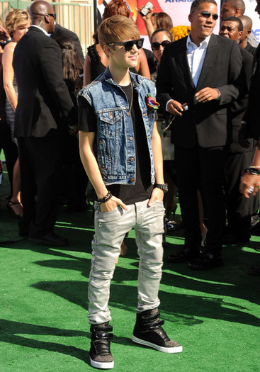 Justin+Bieber+BET+Awards+11+Arrivals+8juofl_Wk0Hl