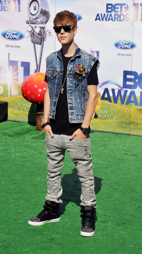 Justin+Bieber+Justin+Bieber+BET+Awards+KKTXBBY6fUCl - justin bieber 1