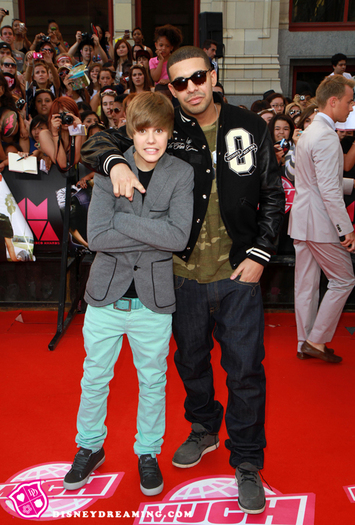 Justin-Bieber-Drake-2010-MuchMusic-Video-Awards