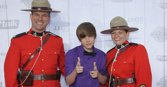 justin-bieber-juno-awards-07-utvro