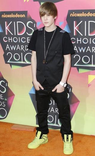 justin-bieber-kca-2010