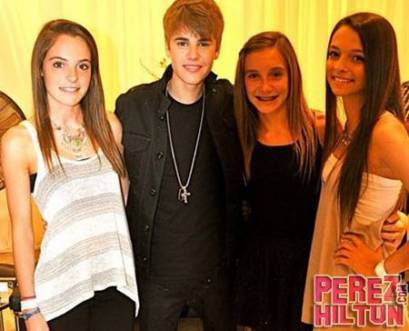 justin-bieber-takes-photo-with-911-victims-daughter__oPt