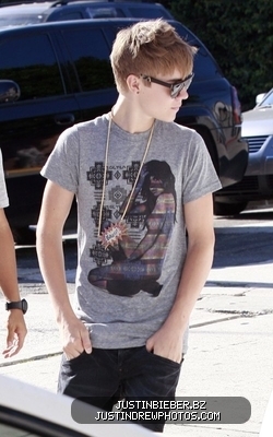 normal_bieber-071811-8