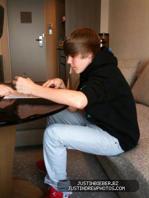 normal_JB_837heru2q3hduhd - justin bieber 2