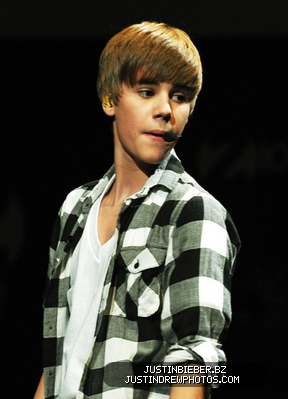 normal_Jingle_Ball~13 - justin bieber 2