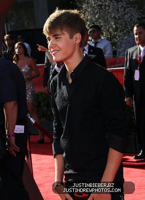 normal_Justin2BBieber2B20112BESPY2BAwards2BArrivals2BjRHs17mGh_Tl - justin bieber 2