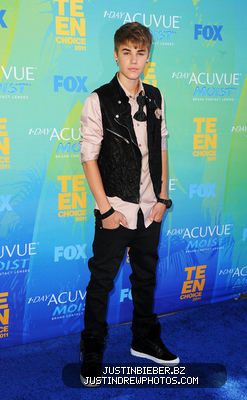 normal_Justin2BBieber2B20112BTeen2BChoice2BAwards2BArrivals2BRi8UOI1DTQbl