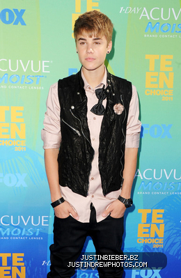 normal_Justin2BBieber2B20112BTeen2BChoice2BAwards2BArrivals2Bu2R6Hxc9QzEl