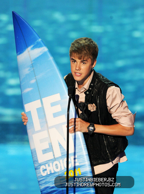 normal_Justin2BBieber2B20112BTeen2BChoice2BAwards2BShow2BW530lV0Ioeol