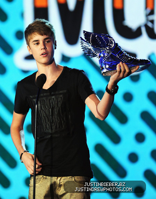 normal_Justin2BBieber2B20112BVH12BSomething2BAwards2BShow2BOPSgtIxnORNl