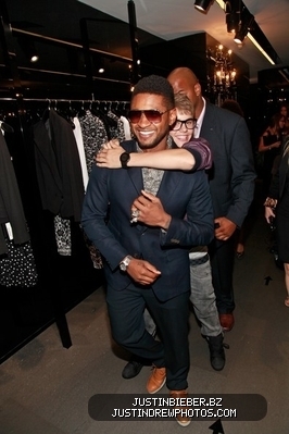 normal_Justin2BBieber2BDolce2BGabbana2BCelebrates2BFashion2BeooHf1P9ugul