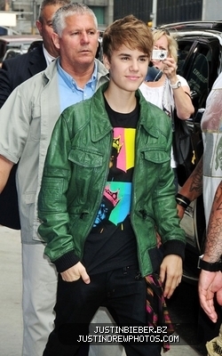 normal_justin-bieber-062211a-1