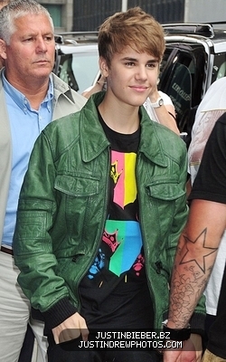 normal_justin-bieber-062211a-4