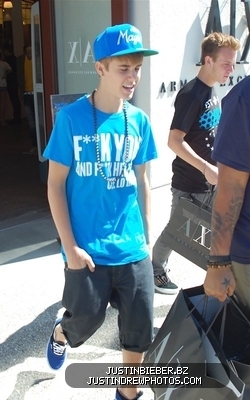 normal_justin-bieber-080311-11