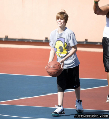 normal_justinbieber_1275499296