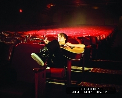 normal_JustinBieber_lbkd34zmHz1qb5mlvo1_500