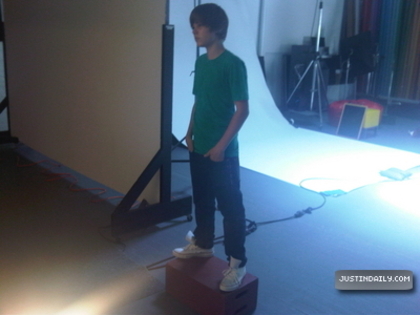 normal_Justin-Bieber-justin-bieber-7532445-2048-1536