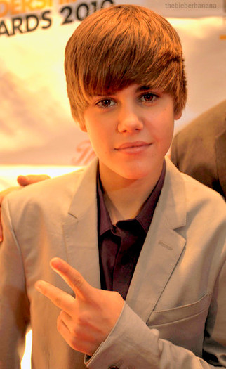 tumblr_lml4ck9pFt1qgbzmvo1_400 - justin bieber 3