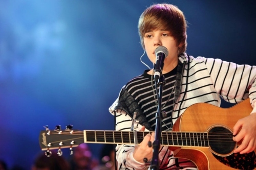 tumblr_lmp0ufFlEB1qeu73fo1_500 - justin bieber 3