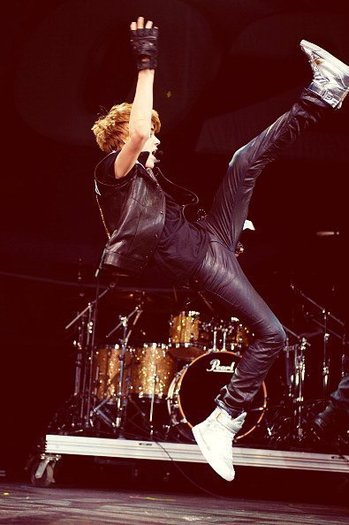 tumblr_lmpj6wbZiQ1qiejc2o1_400 - justin bieber 3