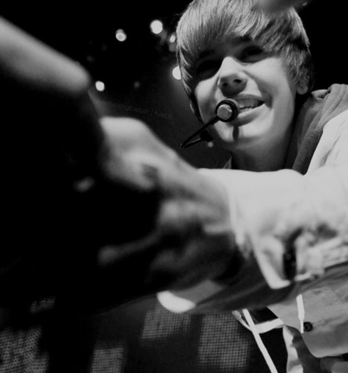 tumblr_lmpj80LKXK1qiejc2o1_500 - justin bieber 3