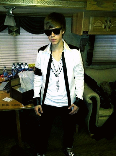 tumblr_lmpugkRguk1qfm30vo1_500 - justin bieber 3