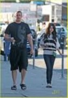 10345574_KHVXLAYRX - Selena-Marie-Gomez