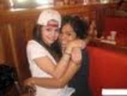 10345630_EFKFXHEAI - Selena-Marie-Gomez