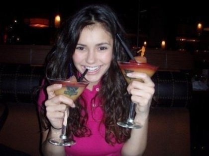 269405_112436805516929_100002518301370_112316_8197583_n - Nina Dobrev