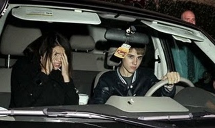 Justin-Bieber-Selena-Gomez-Celebrate-17th-Birthday-PHOTOS-6