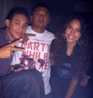 th_l_b0f62d2786394fe4da1aa9c3254d4e1ej