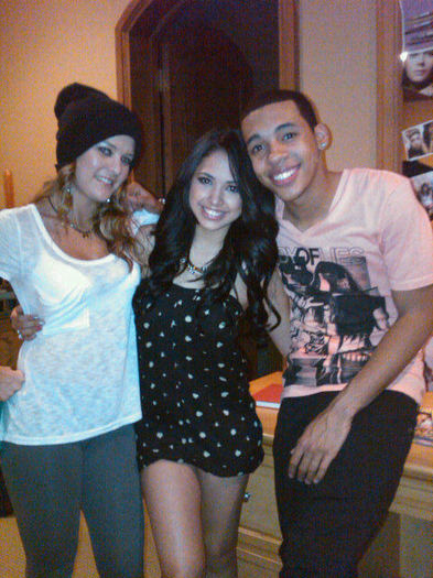 tumblr_lhgzq1LjU21qh1fpro1_500