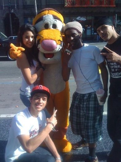 tumblrlfn7tkzyoq1qffj2i - Jasmine V 1