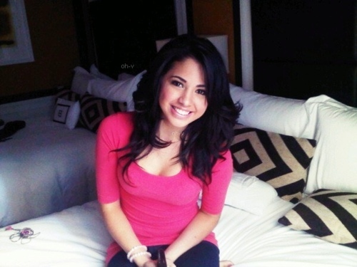 tumblrlftzw0zgv91qgqwz2 - Jasmine V 1