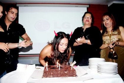 Ashita-Dhawan-Photos-