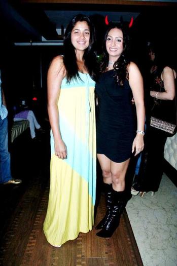 hindi-tv-actress-ashita-dhawan-birthday-party-phot-8696416564a1847fb587882.89571542
