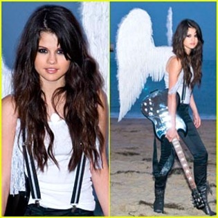 VRUNLTNEMACSDKNFQPD - selena gomez