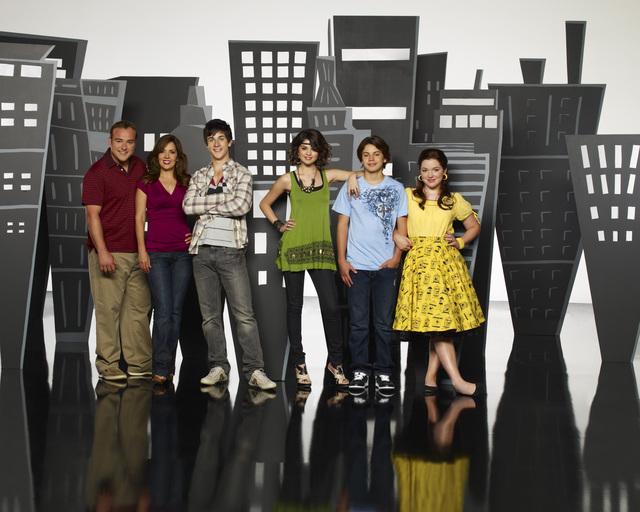 wizards-of-waverly-cast